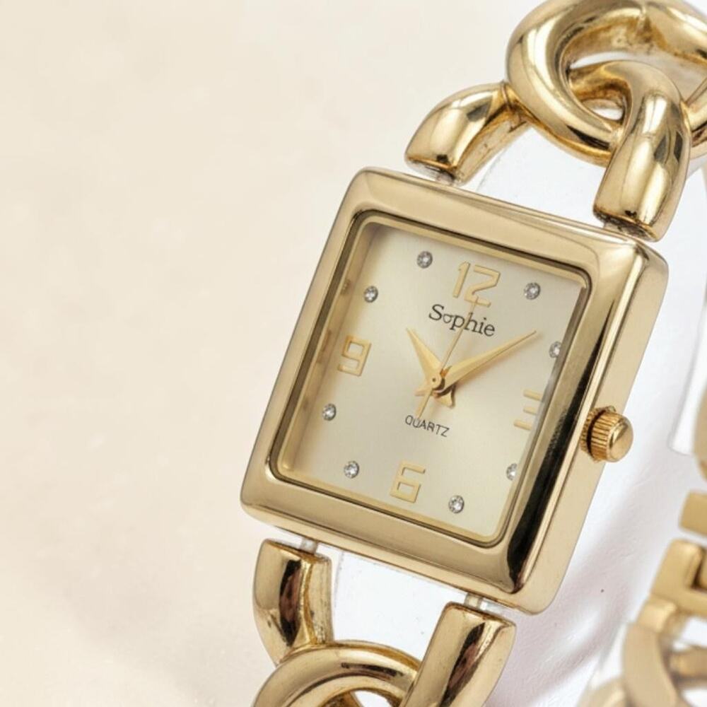 Vintage Sophie Quartz Womens Watch 25mm Gold Tone Champagne Dial Chain Bracelet